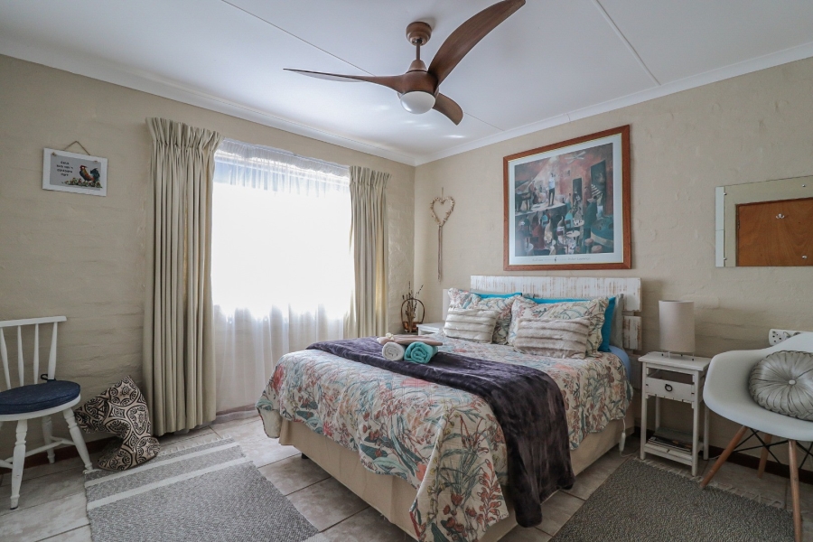 4 Bedroom Property for Sale in De Kelders Western Cape